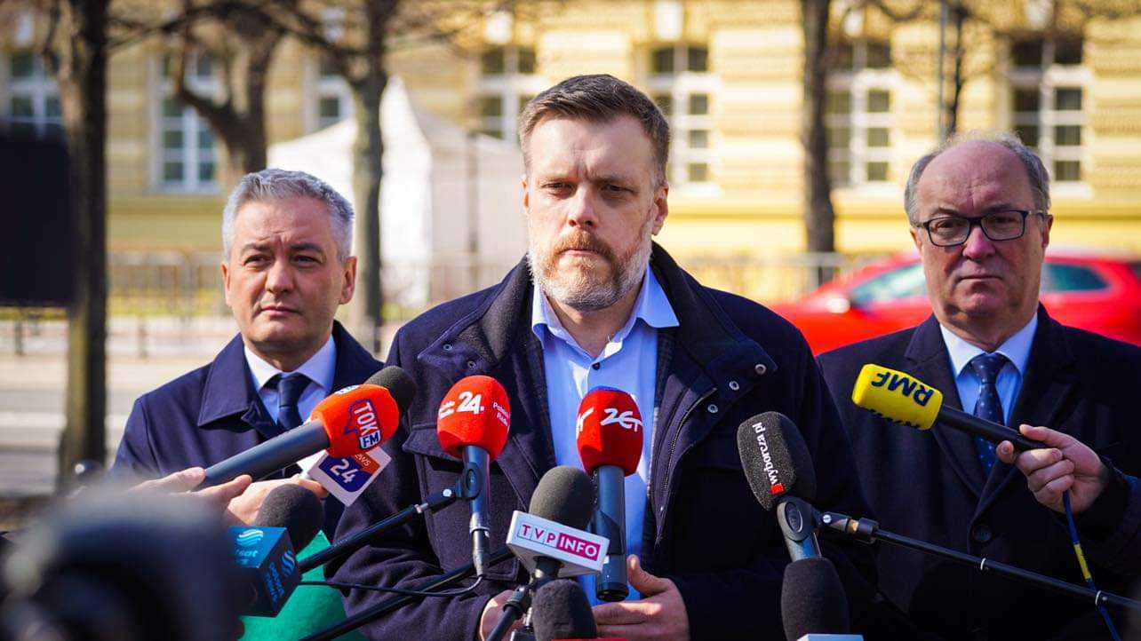 Komentarz przed spotkaniem z premierem - zdjęcie